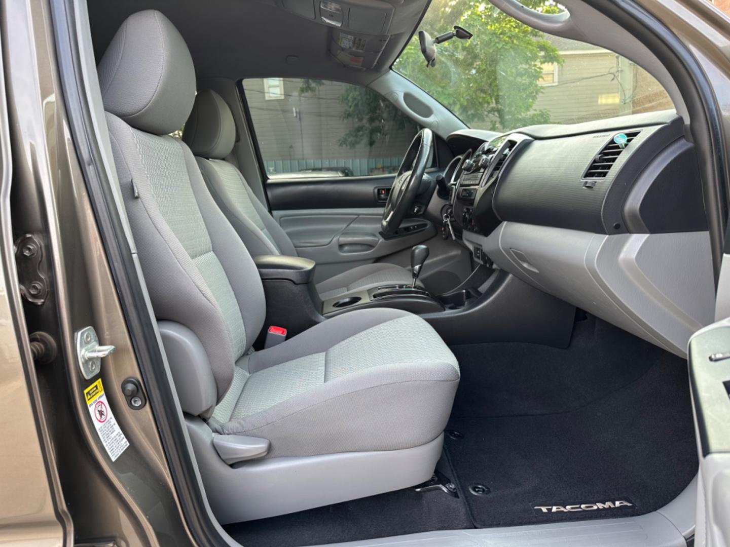 2012 Brown /Silver Toyota Tacoma SR5 (5TFJU4GN5CX) with an 4.0L engine, Automatic transmission, located at 1501 West 15th St., Houston, 77008, (713) 869-2925, 29.797941, -95.411789 - Photo#5